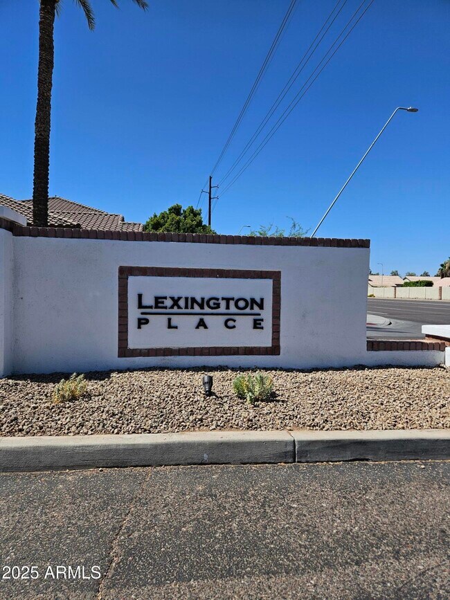 Building Photo - 2065 E Hulet Dr