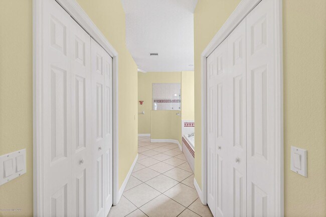 Building Photo - 845 S Tropical Trail