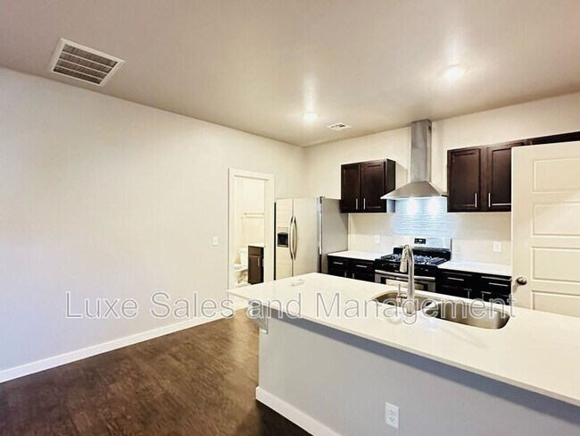 Building Photo - 2116 Camino Del Plaza Ln