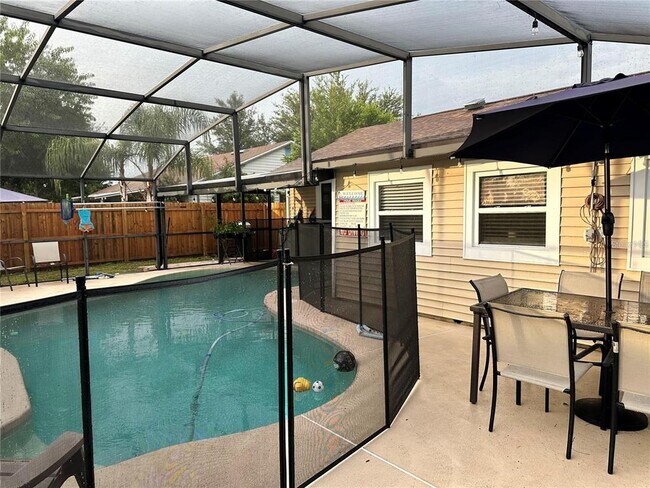 Building Photo - 2454 Oak Hollow Dr