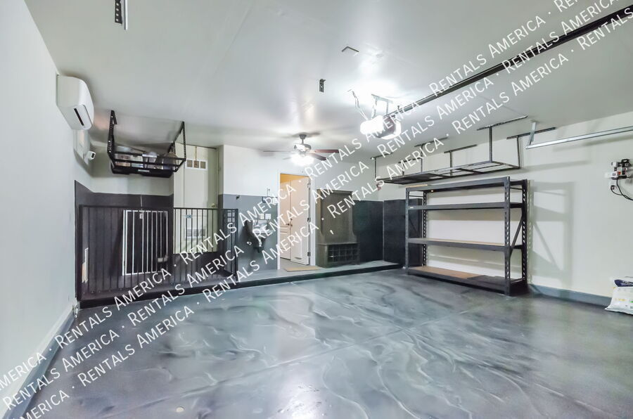 Building Photo - 219 W Calle Patio Lindo