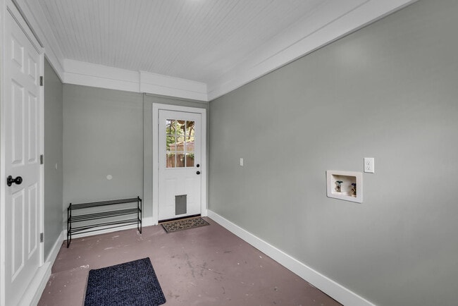 Building Photo - 2606 Joan Ave