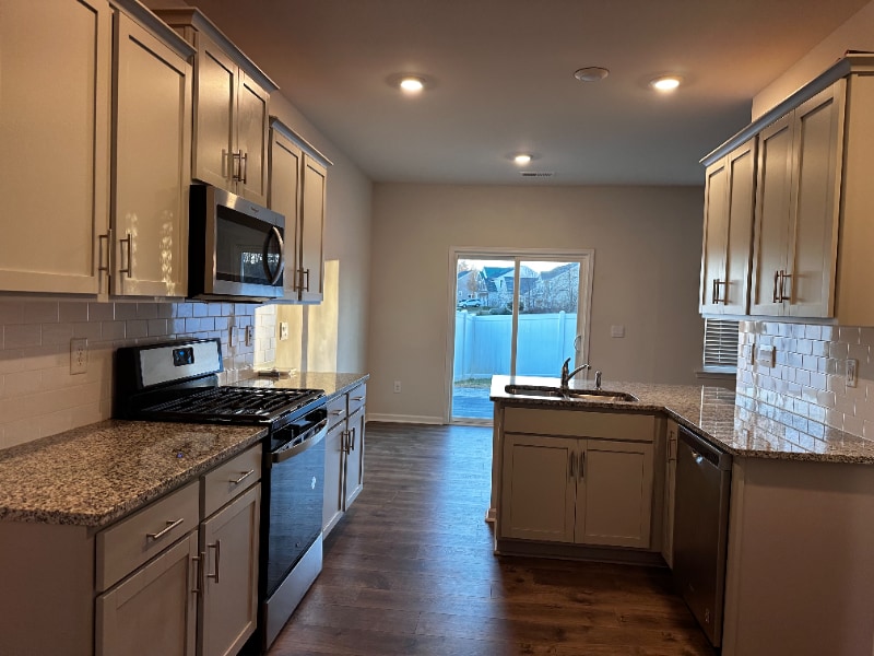 Building Photo - 3696 Waterford Oak Ct