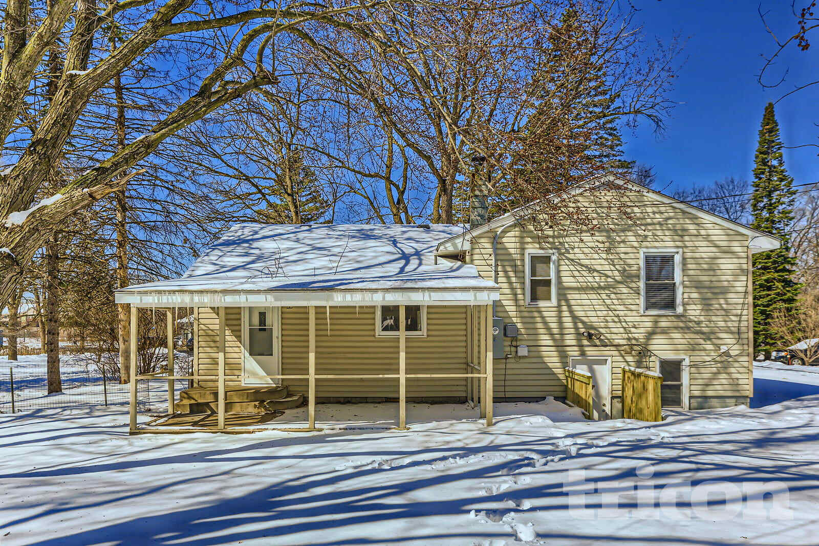 Building Photo - 7755 Eastwood Rd