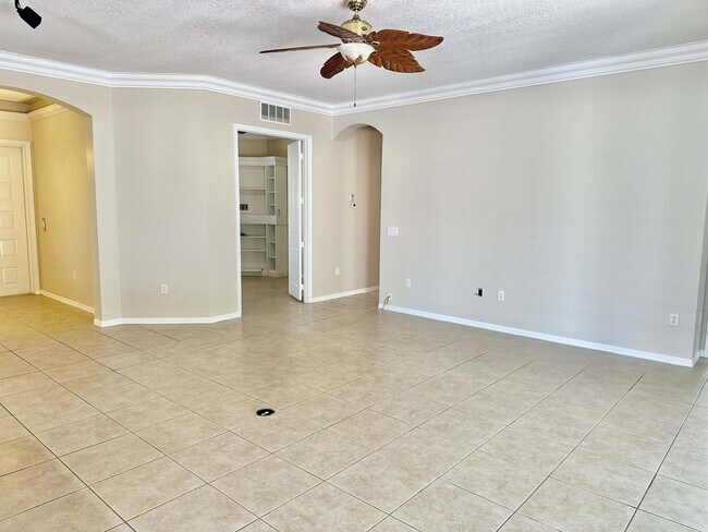 Building Photo - 635 SW Indian Key Dr