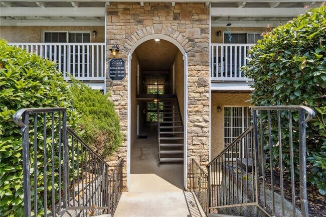 Building Photo - 3155 7 Pines Ct