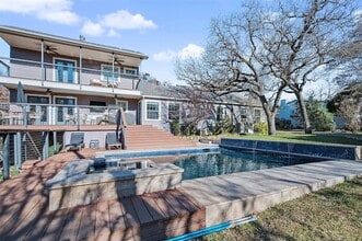 Building Photo - 2100 Daisy Ln