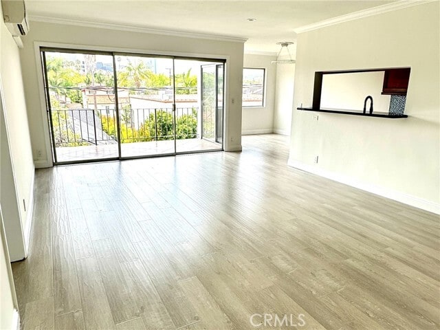Building Photo - 423 Rexford Dr