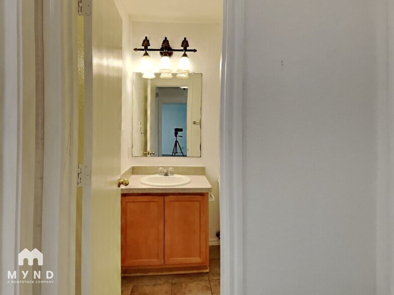 Building Photo - 4523 Rothberger Way