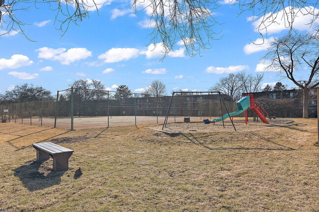 Building Photo - 108 E Bailey Rd