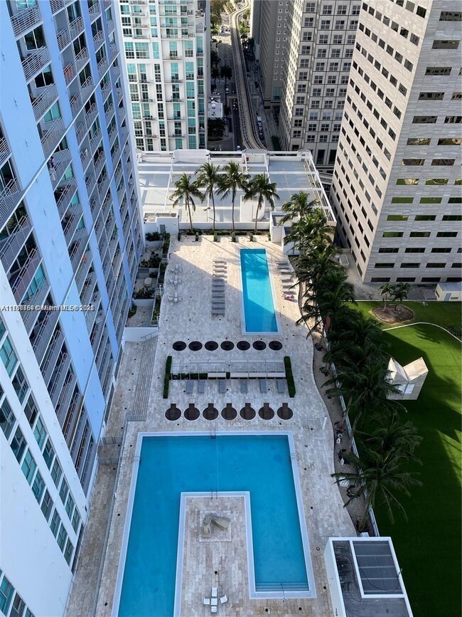 Building Photo - 335 S Biscayne Blvd