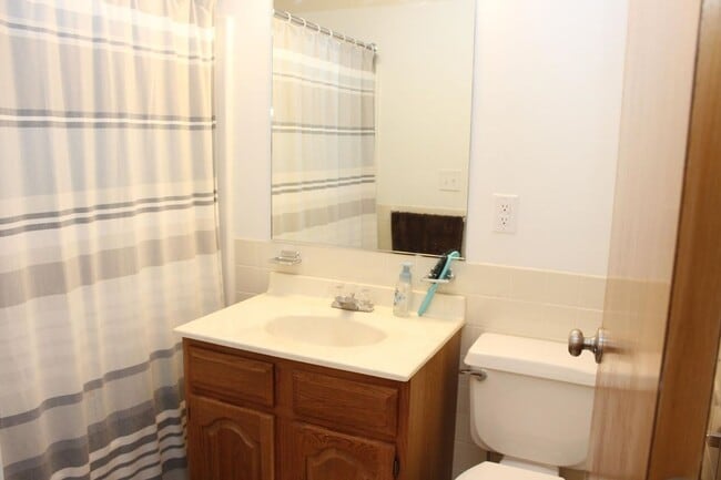 Building Photo - Long-Term Condo Rental Near Weirs Beach