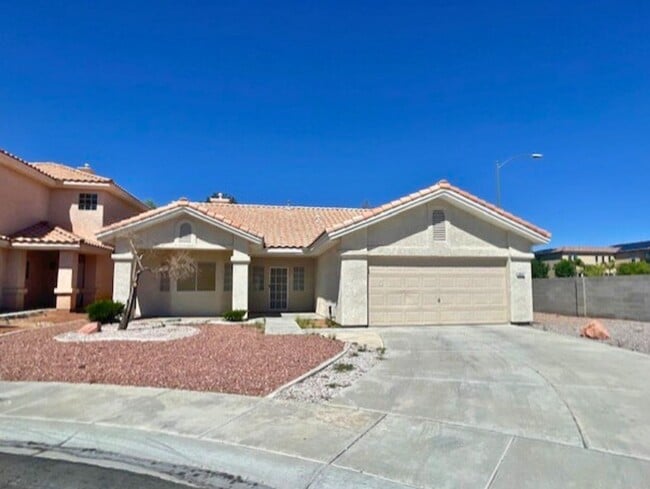 Primary Photo - MOVE-IN READY 3BR/2BA SINGLE FAMILY HOME I...