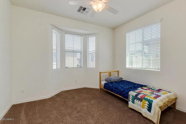 Building Photo - 7423 S 27th Way