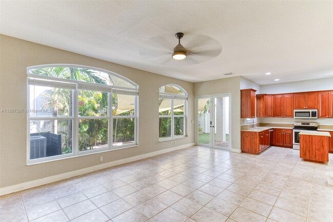 Building Photo - 3769 SW 51st St