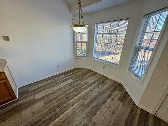 Building Photo - 204 Jessie Ct