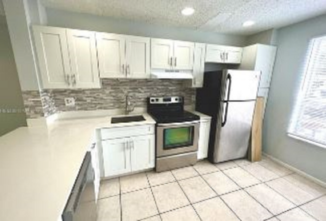 Primary Photo - 8057 SW 21st Ct