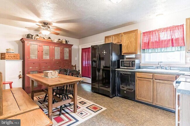 Building Photo - 38426 Laurel Ridge Ct