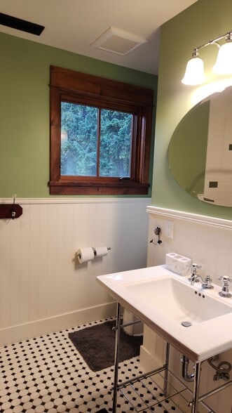 2nd bathroom - 6710 Farm To Market Rd
