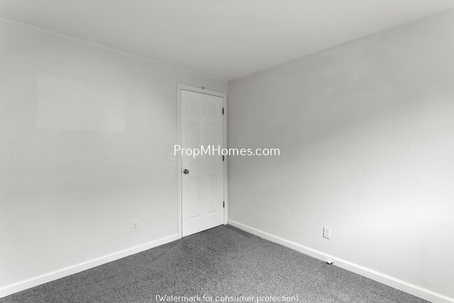Building Photo - 22340 SW Nottingham Ct
