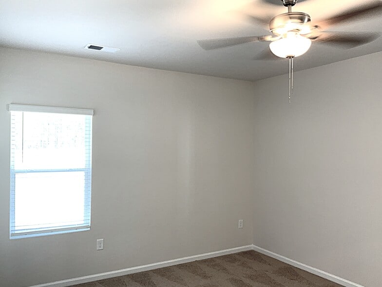 Building Photo - 3216 Emberly Dr