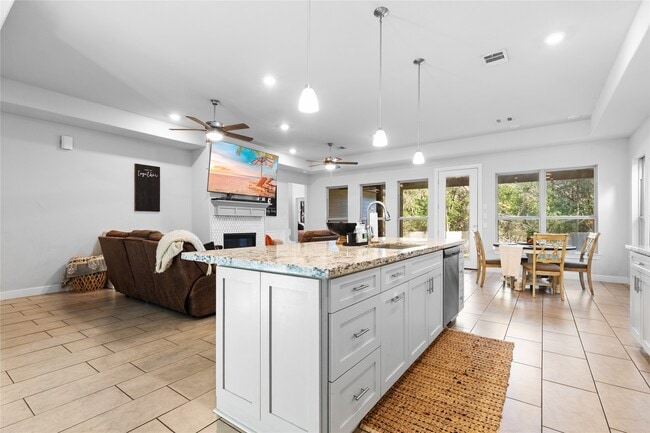 Building Photo - 12140 Goliad Ln