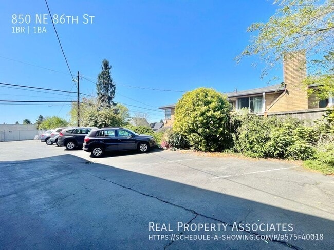 Building Photo - 850 NE 86th St