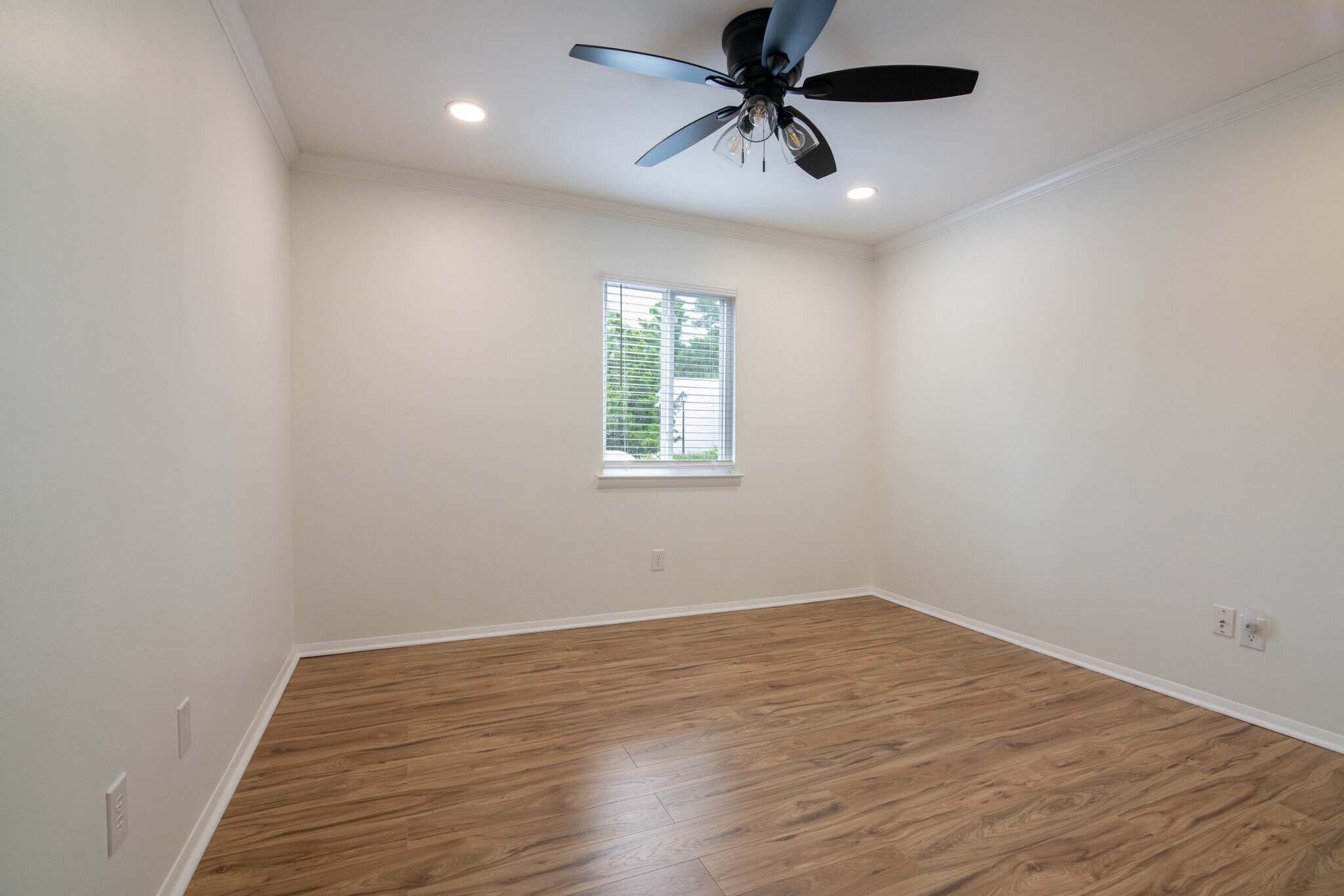 Building Photo - 500 Woodland Dr