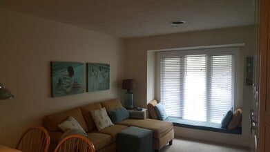 Building Photo - 4706 Cobblestone Dr