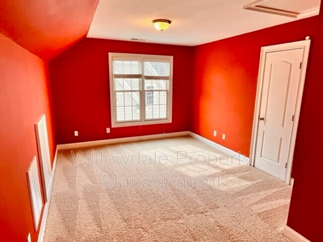 Building Photo - 121 Orianna Dr