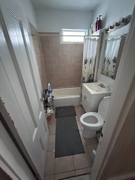 Building Photo - 55 Hillside St