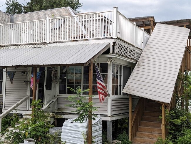 Building Photo - 39 Perry Ave