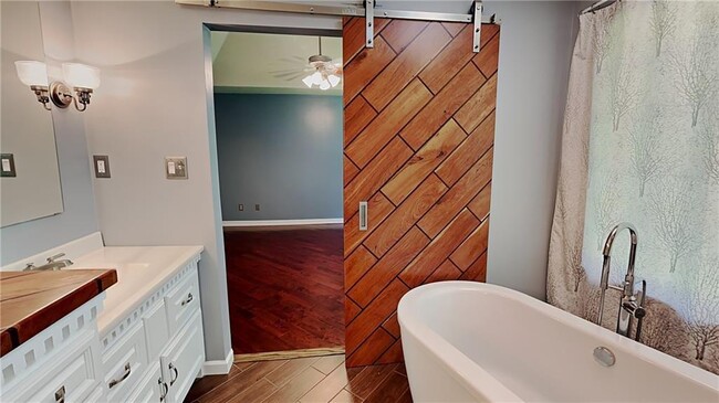 Building Photo - 2871 Wynford Dr