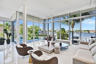 Building Photo - 3750 Yacht Club Dr