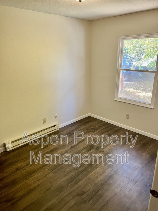 Building Photo - 2216 Piper Pl