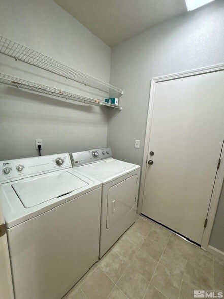 Building Photo - 2841 Granville Dr