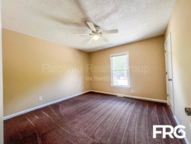 Building Photo - 206 Lindbeth Dr
