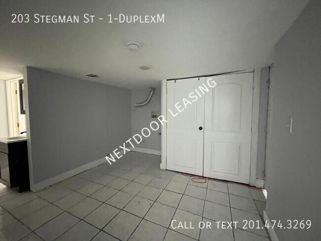 Building Photo - 203 Stegman St
