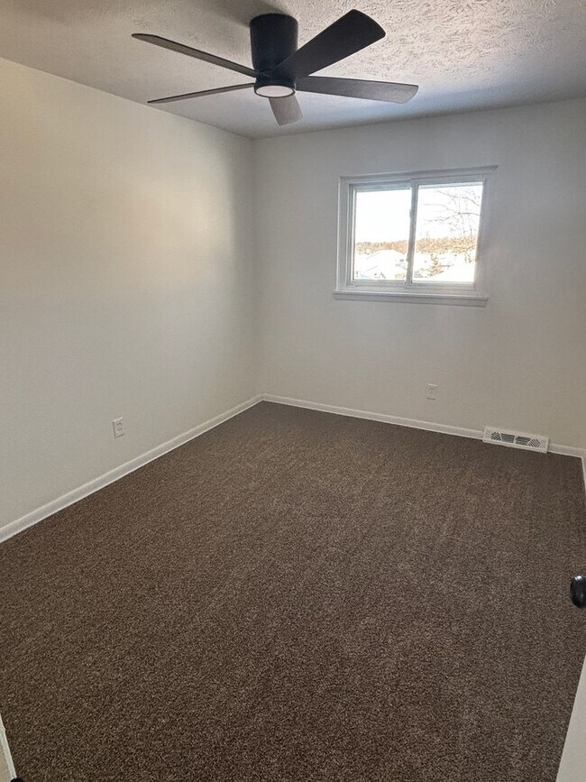 Building Photo - 4 Bed / 2 Bath – Fully Rehabbed Home with 2.5-Car Garage & Large Yard!