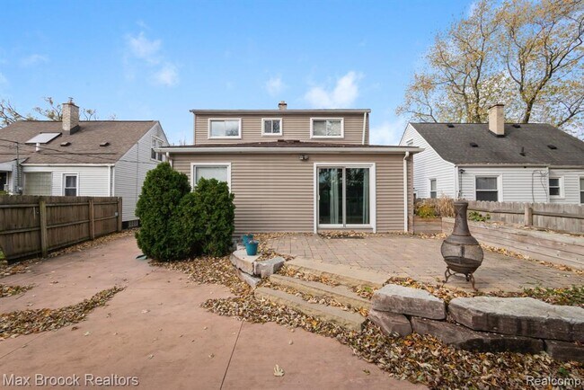 Building Photo - 3602 Elmhurst Ave