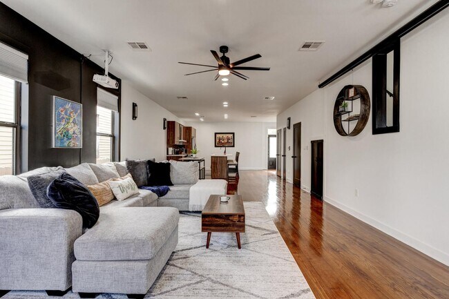 Building Photo - 2506 Dumaine St