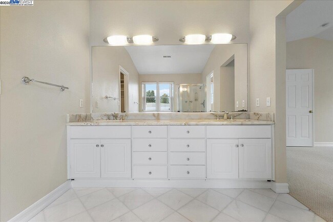 Building Photo - 3 Cerruti Ct