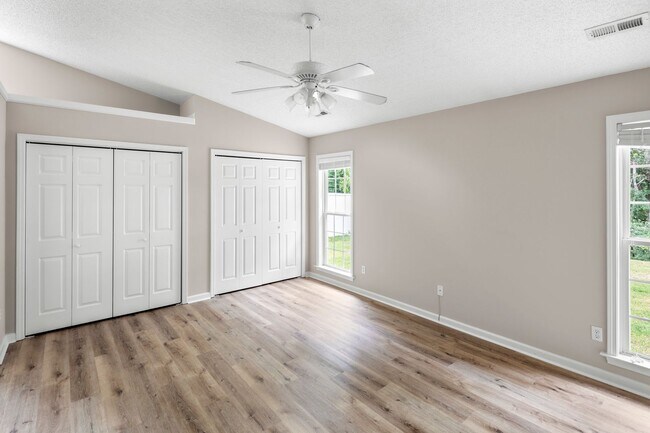 Building Photo - 375 Glensprings Dr