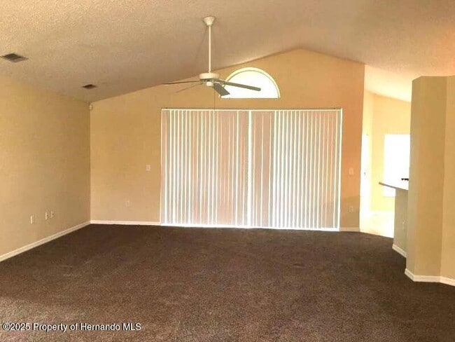 Building Photo - 9287 Spring Hill Dr