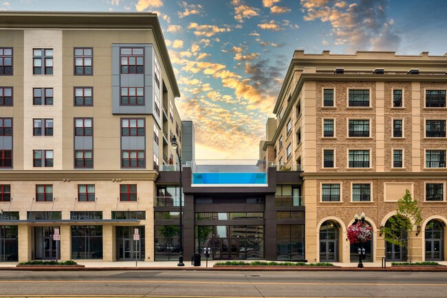 Complex from High St - 11 W Gay St