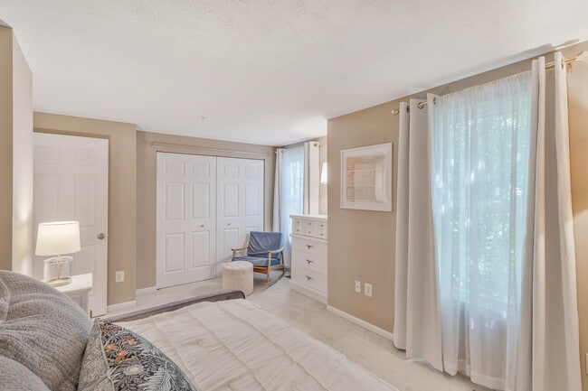 Building Photo - 1226 Quaker Ridge Dr