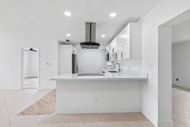 Building Photo - 106 NW Curtis St