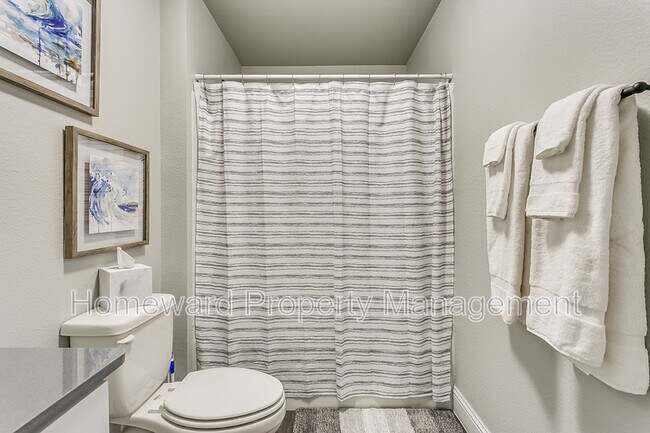 Building Photo - 3904 Sheraton Rd