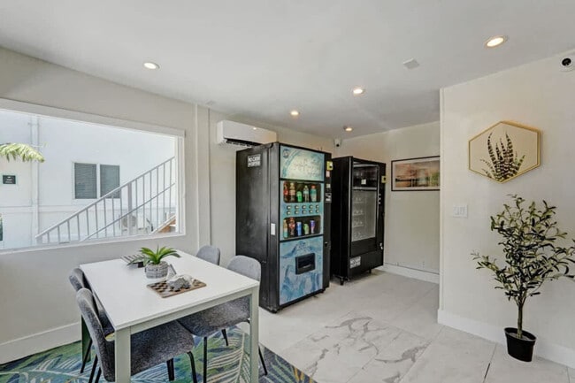 Building Photo - 3020 Seville St