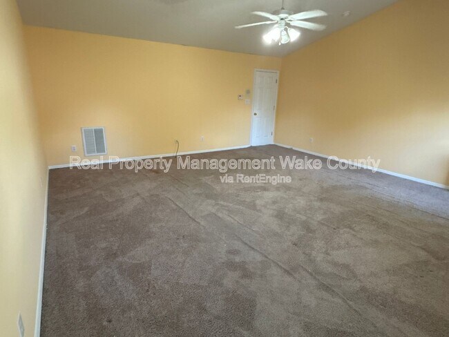 Building Photo - 5323 Seaspray Ln